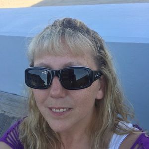 Meet your Posher, Sharon